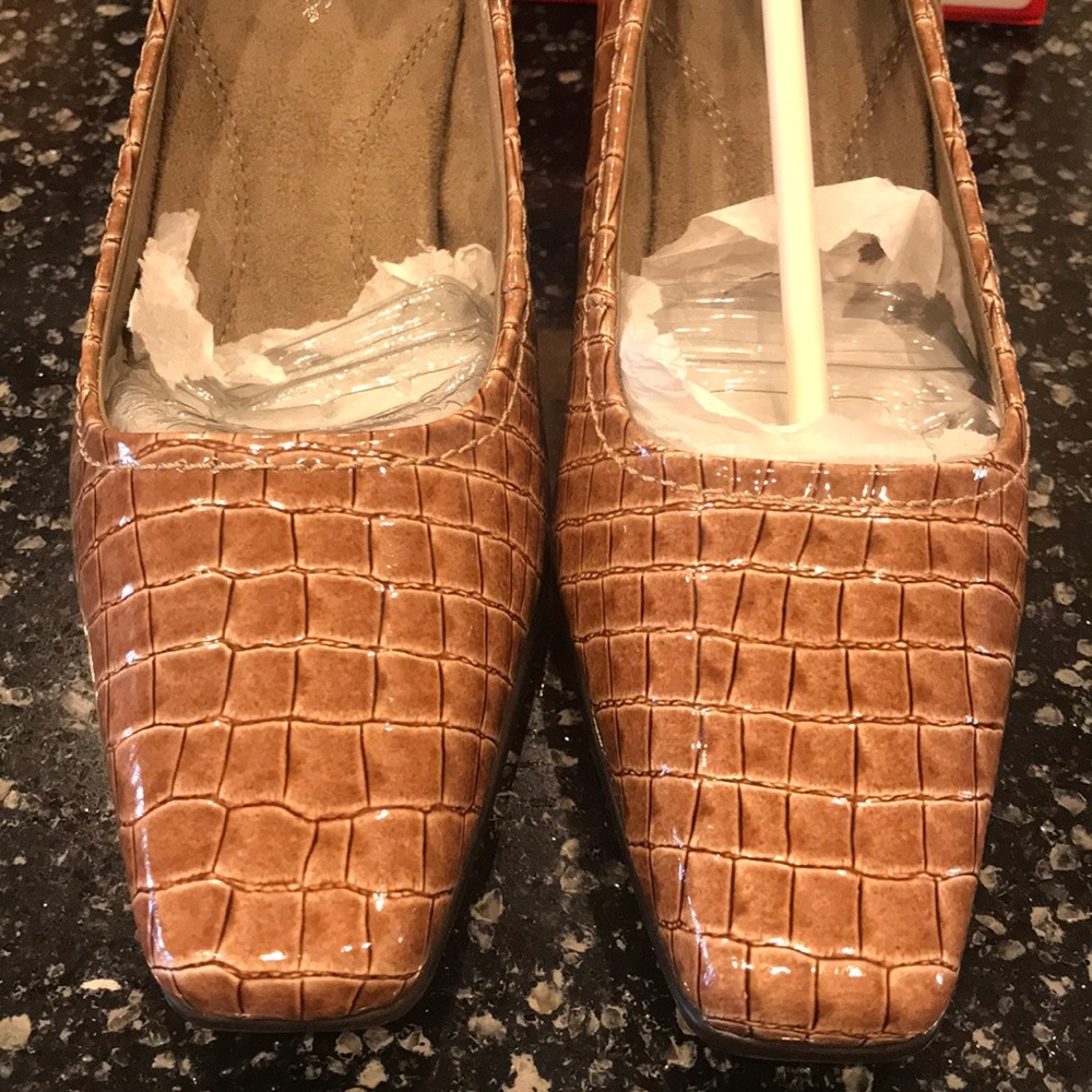 💎New💎 AEROSOLES Envy Pumps